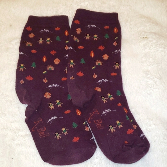 Lot of 5 Assorted Holiday & Victoria's Secret Sock - Picture 5 of 7